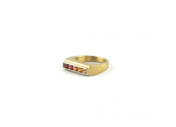 Saphirring Farbverlauf - Bicolor Goldring mit 5 Saphirenochonld-Copy-Copy